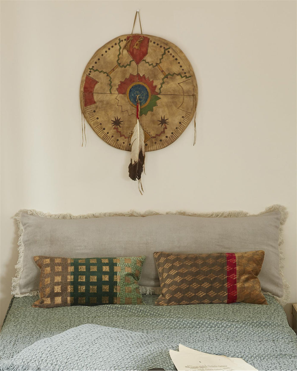 Samtkissen mit Fransen grau-beige