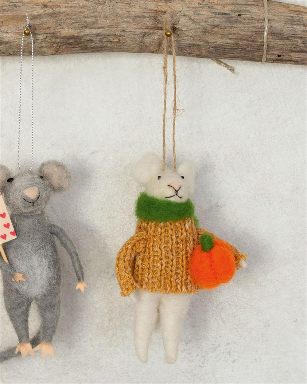 Hängefigur Maus mit Kürbis