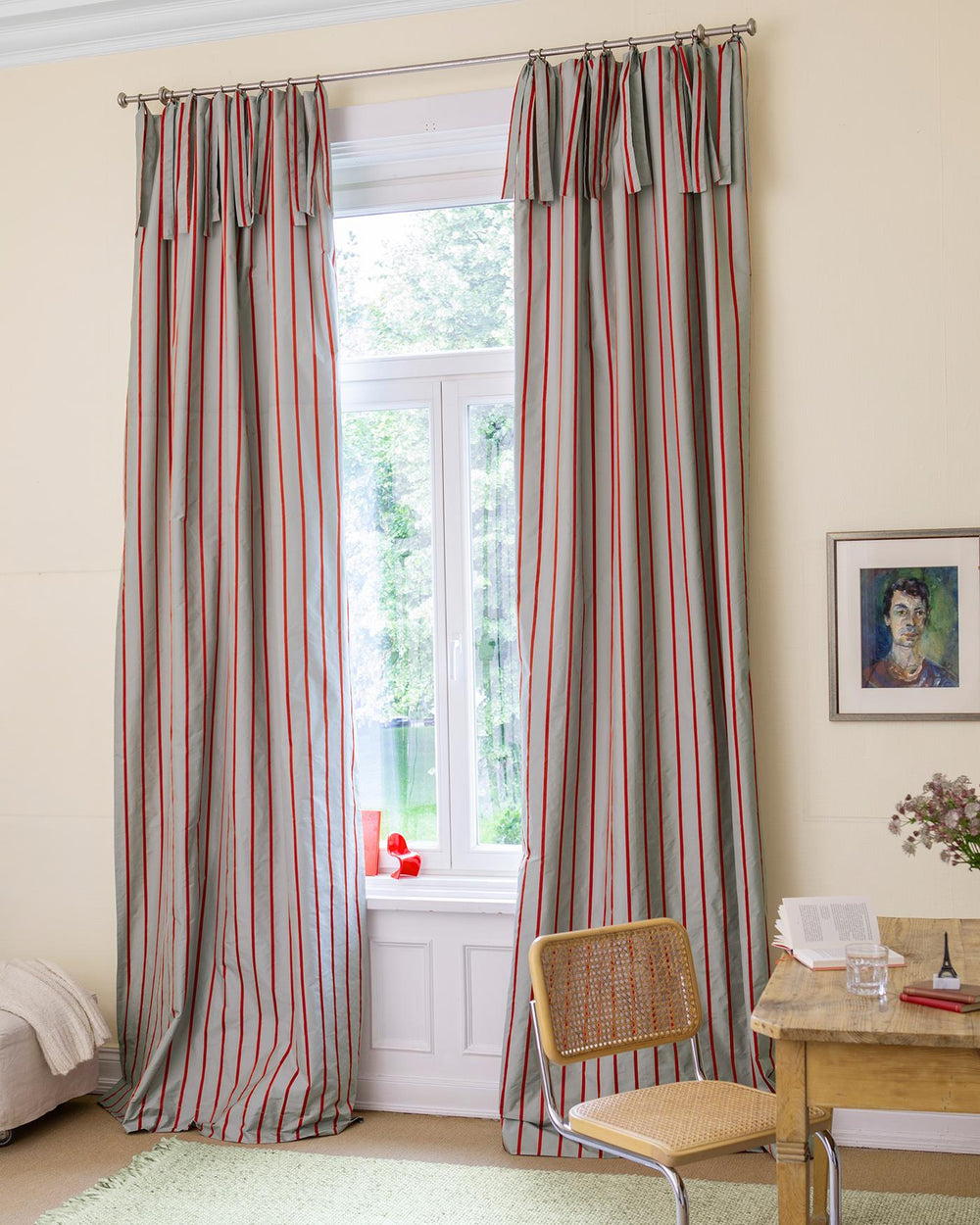 Faux-Silk-Vorhang Allegra Grau-Rot