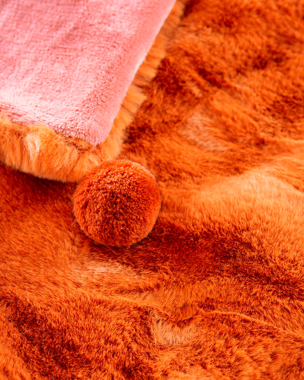 Plüschdecke mit Pompons Karminrot