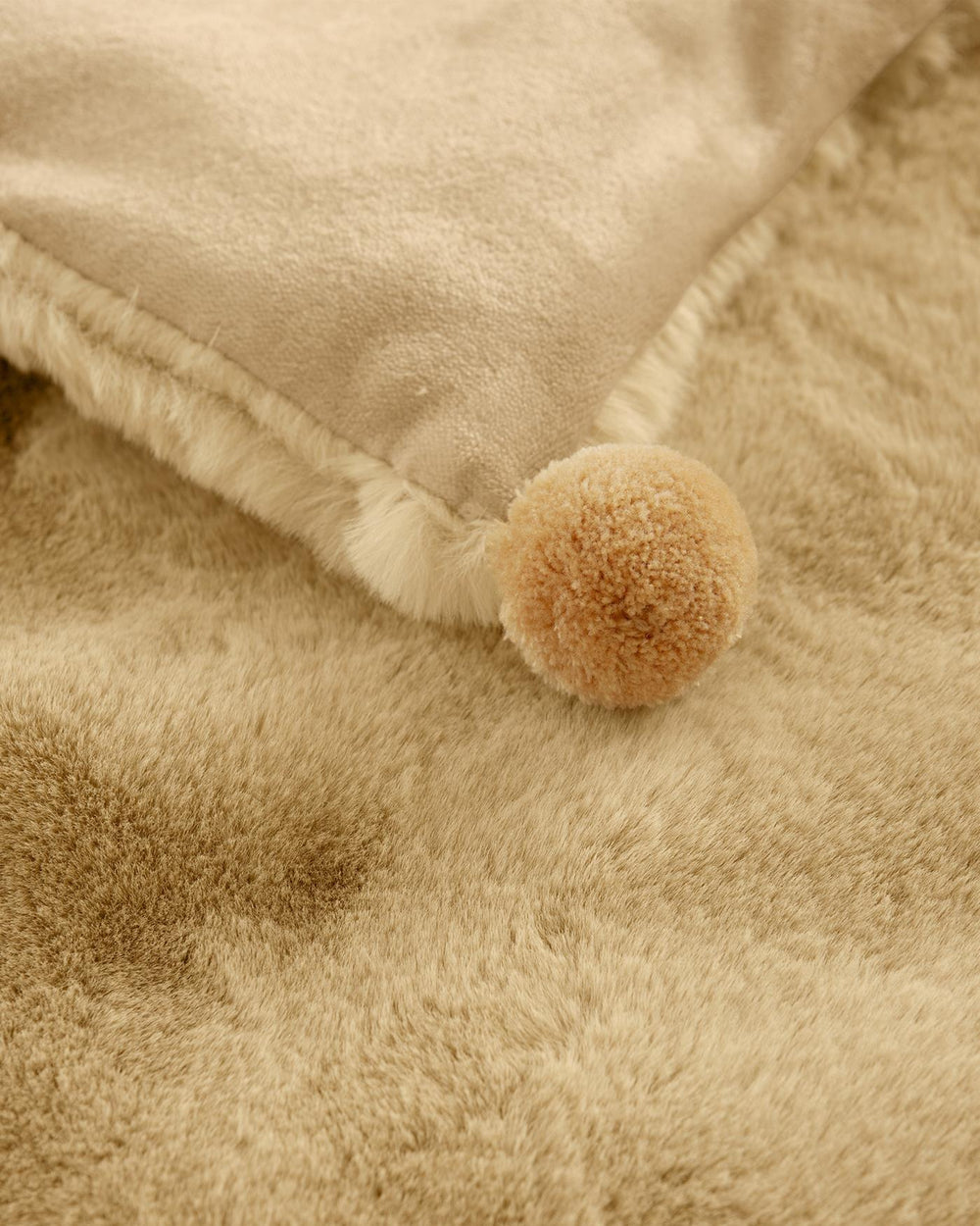 Plüschdecke Beige